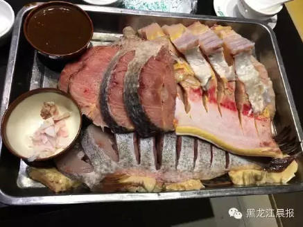 游客哈尔滨吃鱼消费万元 餐厅:明码实价