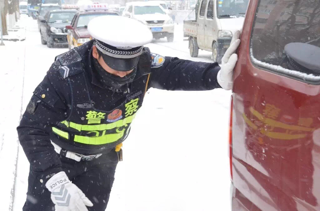 其实在库尔勒还有很多这样感人的场面