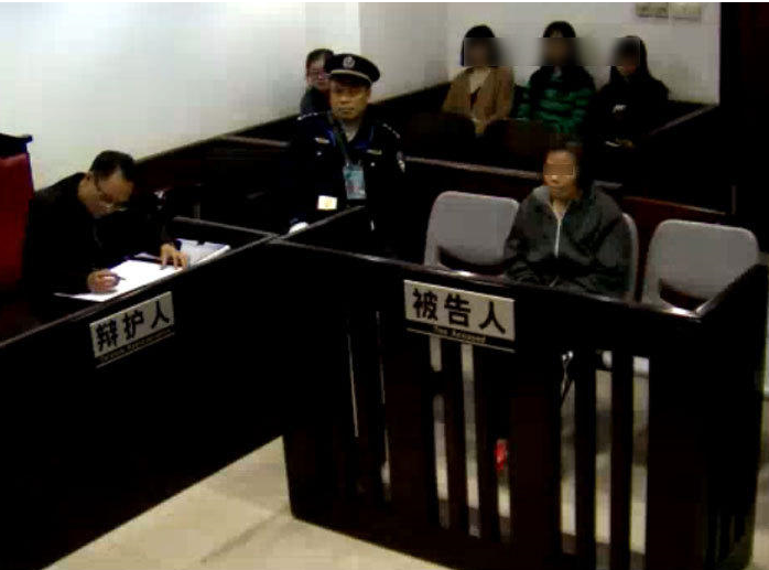 　　12月24日报道，广东省广州市，何老太的儿媳梁女士通过南沙一家保姆介绍所，请了个阿姨何天带到南沙区照顾70岁的何老太，请工时何天带表示，“如果做了几天老人就死了，也要支付一个月的工资。”梁女士没有想到，这样一句话竟然暗藏杀机。不到三天，何天带在凌晨4点给老太喂了勾兑有安眠药和敌敌畏的肉汤、注射毒肉汤，2小时后见老太还没咽气，又用绳子勒脖。天亮后，何天带通知家属老太过世了，要求支付2600元保姆费。昨日（23日）上午，这个“恐怖保姆”犯故意杀人罪，在广州市中院受审。