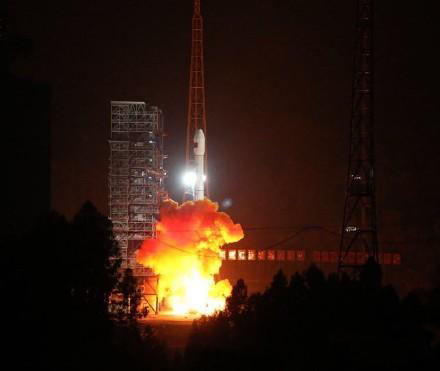 “高分四号是我国首颗地球同步轨道高分辨率光学成像卫星，也是目前世界上空间分辨率最高、幅宽最大的地球同步轨道遥感卫星。它的发射和应用将显著提升我国天基对地遥感观测能力。”国家航天局局长许达哲说。