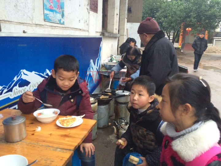 “早饭奶奶”：卖早餐23年不涨价