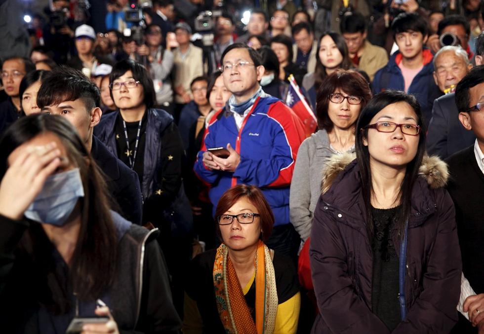选举结果出炉后，国民党支持者神情低落。