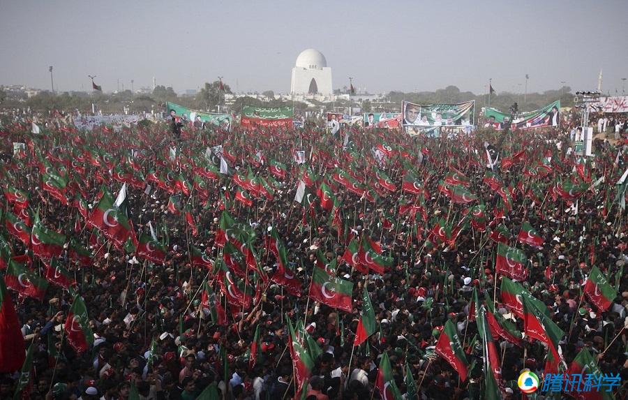 巴基斯坦的卡拉奇,3170万人口:2011年12月25日,巴基斯坦正义运动党的
