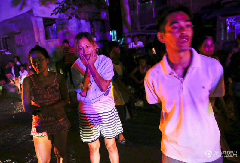 　　目击事发过程的民众，惊魂未定。