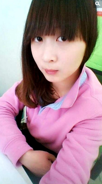 　　2014年，毕业后在扬中一公司上班。本来，一家人的日子慢慢的在变好。可是，上班才一年，越月就患病了。去年6月23日，越月感冒后去检查，镇江江滨医院初步诊断为急性粒细胞白血病。得到这个消息，越明生夫妇顿觉五雷轰顶。半信半疑，他立即带越月去苏州大学附属第一医院检查，最终确诊越月患的是急性白血病。“以前她也没有觉得身体哪里不好，怎么好好的患上了这么可怕的病？”越月的母亲赵秋凤抹着泪说，“她的好日子才开始啊......”