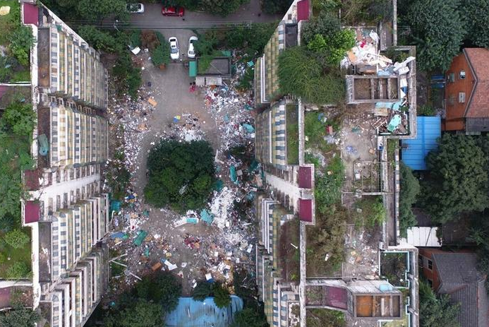 　　该项目位于成都市确定的“北改”核心区及“两轴四片”重要节点，东临人民北路，西至北站西二路，南至一环路北二段，北至二环路北二段，总占地面积约320亩，总建筑面积29万平方米，涉及住户约2600户，单位13家。