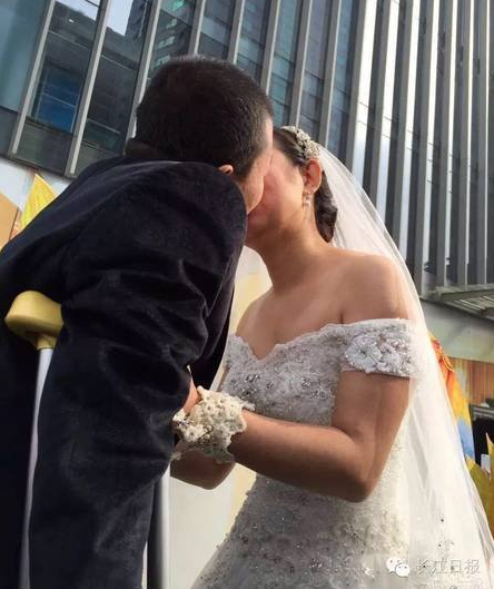 　　婚礼现场。