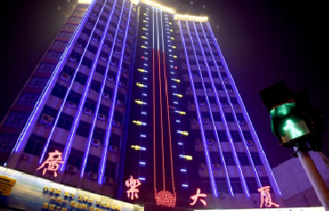 沈阳街头现18层楼高巨型“温度计”