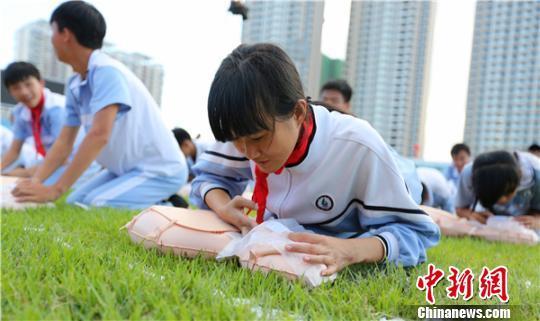 11月12日，海南省陵水黎族自治县4714人完成儿童心肺复苏技术培训，创造8小时内最多人完成的儿童心肺复苏培训吉尼斯世界纪录。