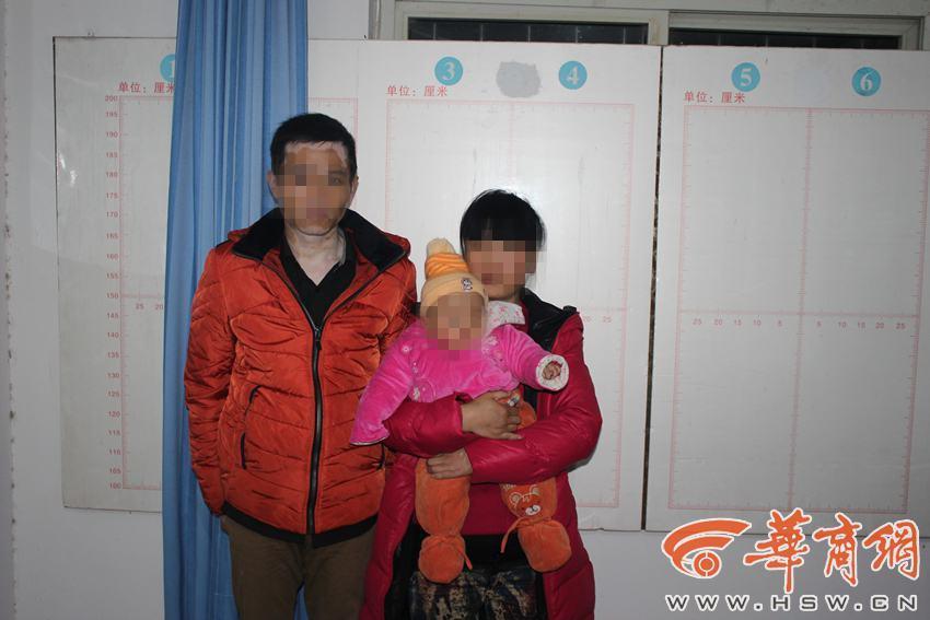 “当时我就气不打一处来，我问韩某，你既然注射毒品，为啥还要母乳喂养孩子，你不知道毒品在身体里存在时间长，孩子会通过母乳形成毒瘾吗？你会把孩子害一辈子的。”民警刘斌说，当时韩某抱着孩子低下了头，半晌沉默不语。刘斌气愤地又说了句，“你们两个吸毒为啥还要孩子呢？”结果，两个人抬起头看了看他，表情很无所谓，还露着微笑。当天所有办案民警里，最感到痛心的莫过于三渠派出所女民警张倩，她也是一名孩子的母亲。韩某夫妇被带上警车后，张倩就一直把孩子抱在怀里，甚至她还在值班室目睹了韩某给孩子喂奶的过程。