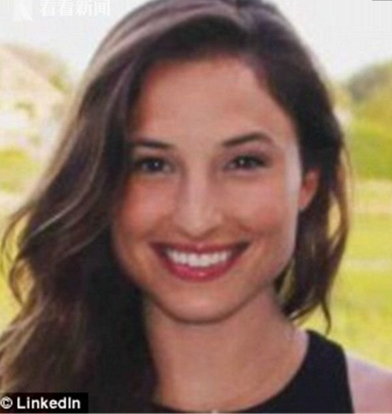 　　ZARA美国公司总部表示，他们已接到这桩诉讼案，并表示Zara服装有严格的健康和安全标准，确保每件产品都经过严格检测。他们将对这起诉讼案展开调查。